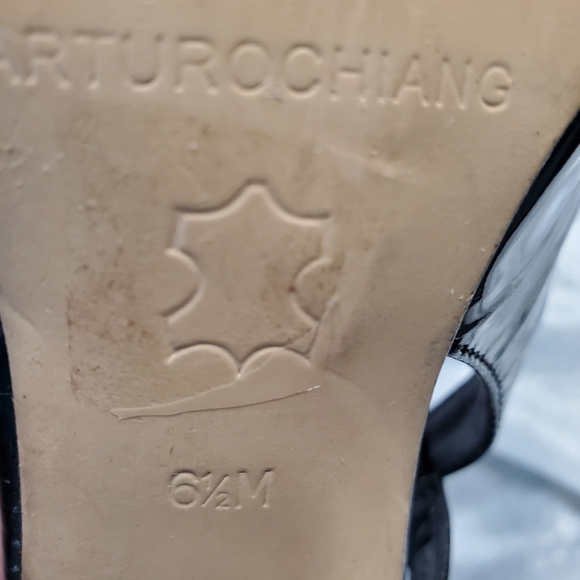 Heels - Picture 5 of 5